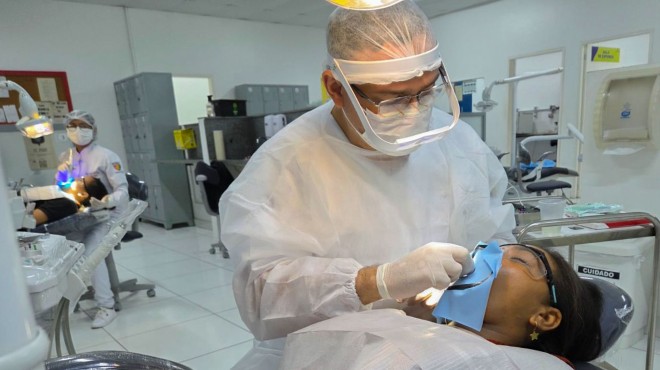 Atendimento é gratuito na clínica de odontologia da Uninassau Maceió