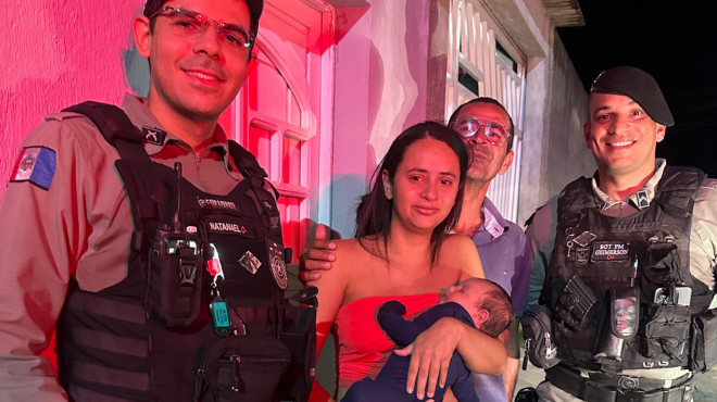 Heróis de farda: policiais militares salvam bebê de 40 dias engasgado em Roteiro