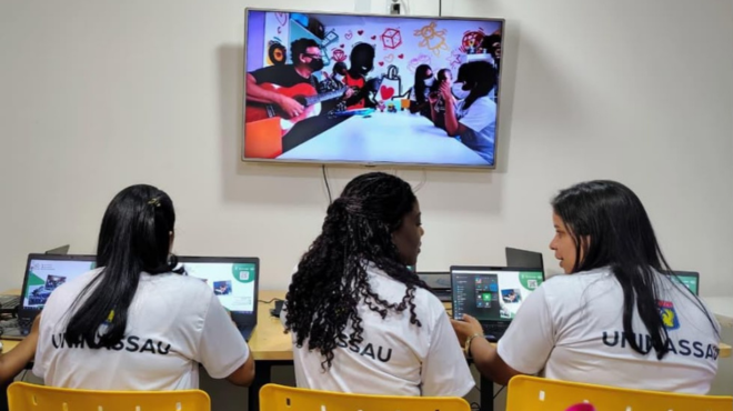 Projeto oferta 100 bolsas de graduação EaD gratuitas para pessoas com TEA e mães de crianças autistas