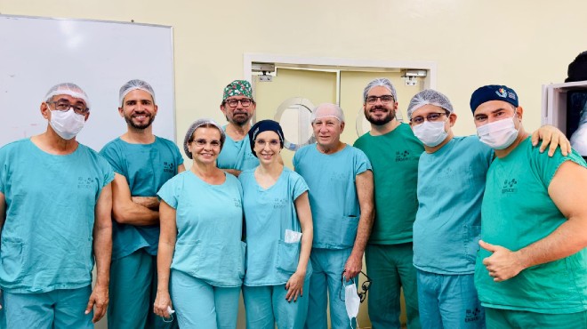 Cirurgia de 12 horas corrige malformações raras em bebê no Hospital Universitário