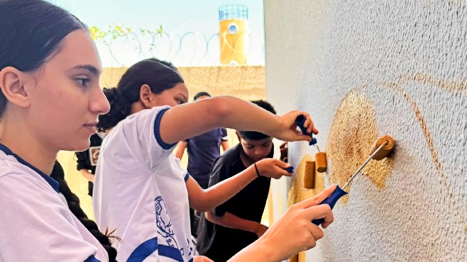 Alunos transformam terra em tinta e aprendem a cuidar do meio ambiente por meio da arte