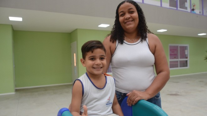 Educação em tempo integral prepara crianças para novos desafios, em Maceió
